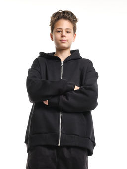 Зипка толстовка для мальчика с шевроном 22-0430 черный