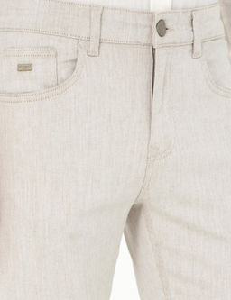 Бежевые джинсовые брюки узкого кроя - Cacharel фото 5