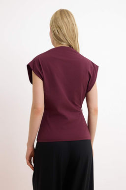 Bordo Duz Fitted Bisiklet Yaka Kolsuz Kemerli Scuba Krep Orme Bluz TWOSS26BZ00145 - Trendyolmilla фото 4