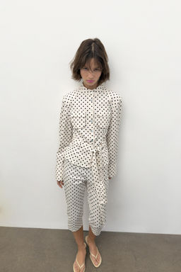 PANTAL?N CAPRI LUNARES / Blanco / Negro