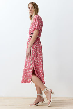 Pembe Bask?l? Aksesuar Kemer Detayl? Buzgulu Esnek Orme Maxi Elbise TWOSS24EL00871 - Trendyolmilla фото 3