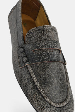 LEATHER LOAFERS WITH DISTRESSED EFFECT - Zara фото 3