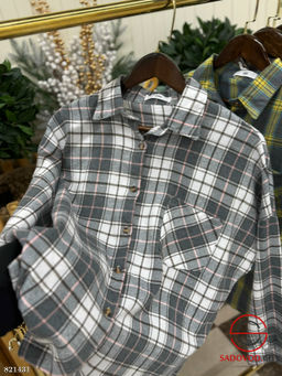 Рубашки женская в стиле оверсайз