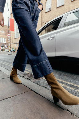 SPLIT SUEDE BLOCK HEEL ANKLE BOOTS