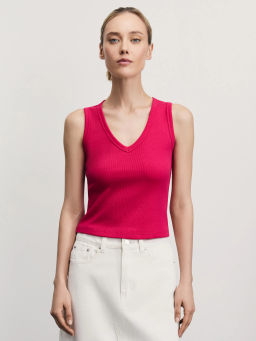 Укороченный топ в рубчик с V-образным вырезом / Zarina  фото 3