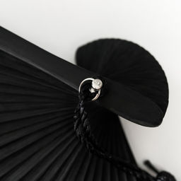 Веер складной h=21 см Бабочки в траве, бамбук, текстиль, чёрно-белый, с кисточкой