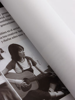 Цена за 20 шт. Пленка флористическая для цветов «Газета моды» 65 мкм, серая, 50×57±1 см