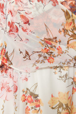 Trendyolmilla Beyaz Cicek Desenli Belden Ac?lan Ask?l? Maxi Astarl? Sifon Dokuma Elbise TWOSS23EL02421
