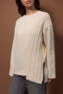 Tas Triko Detayl? Bisiklet Yaka Relaxed Orme Sweatshirt TWOAW26SW00076