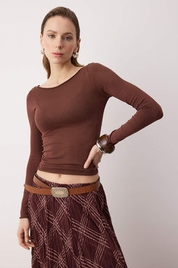 Kahverengi Yumusak Dokulu Kay?k Yaka Triko Kazak TWOAW26KZ00293