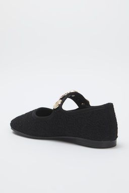 Siyah Tokal? Aksesuar Detayl? Yuvarlak Burun Tuvit Mary Jane Kad?n Babet TAKSS25BE00011