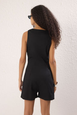 Trendyolmilla Siyah Yelek Detayl? Likral? Mini Gabardin Tulum TWOSS25TU00057  фото 4
