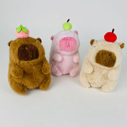 Мягкая игрушка Капибара с ягодой 22 см (арт. YE240618-6) - Storyland фото 3