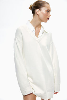 Vestido de punto con escote de pico
