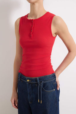 K?rm?z? Fitted/Vucuda Oturan Kolsuz Dugmeli Crop Fitilli Esnek Orme Bluz TWOSS26BZ00330 - Trendyolmilla фото 3