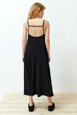 Siyah Ayarlanabilir Ask?l? A-Line Burumcuk/Dokulu Orme Maxi Elbise TWOSS24EL00060