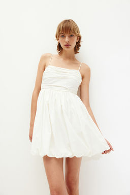 Vestido con bajo burbuja