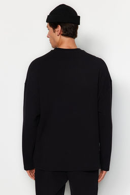 TRENDYOL MAN Siyah Oversize/Genis Kesim Limited Edition Dokulu Etiket Detayl? Sweatshirt TMNAW24SW00073 - Trendyolmilla фото 5