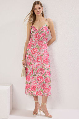 TRENDYOLMILLA Pembe Cicek Desenli A Kesim Maxi Dokuma Elbise TWOSS25EL00440