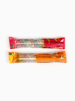 Цена за 2 шт. Маршмеллоу-стик Я не подарок, вкус: клубника и манго, 10 г ( 2 шт. ? 5 г). - Фабрика счастья фото 6