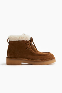 Botas c?lidas en serraje afelpado con cordones
