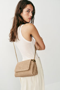 BOLSO BANDOLERA CADENA MET?LICA / Beige claro