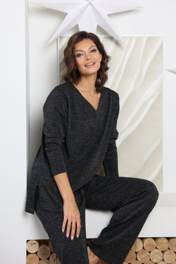 Свитер свободного кроя