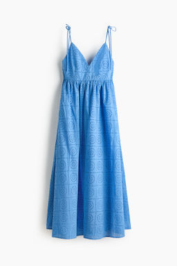 Vestido con tirantes de lazo y bordado ingl?s