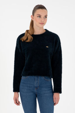 Женский темно-синий свитер с круглым вырезом и мягкой текстурой