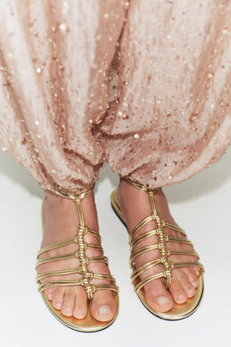 FLAT METALLIC EFFECT SANDALS - Zara фото 2