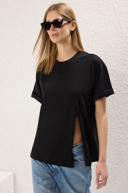TRENDYOLMILLA Beyaz %100 Suprem Y?rtmacl? Relaxed/Rahat Kesim Asimetrik Orme T-Shirt TWOSS24TS00140