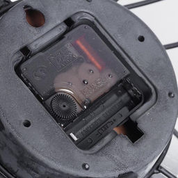 Часы настенные интерьерные «Чёрные лепестки», серия: Ажур, бесшумные, плавный ход, 47×47 см, d=15 см, от батарейки 1хАА