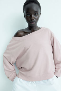Sudadera off-the-shoulder