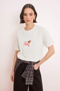 Ekru Bask?l? Oversize/Genis Kal?p K?sa Kollu %100 Pamuk Orme T-Shirt TWOSS26TS00123