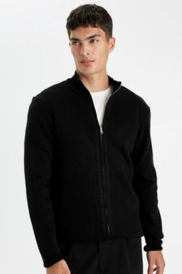 Siyah Standart Fit Normal Kesim Dik Yaka Fermuarl? Triko H?rka