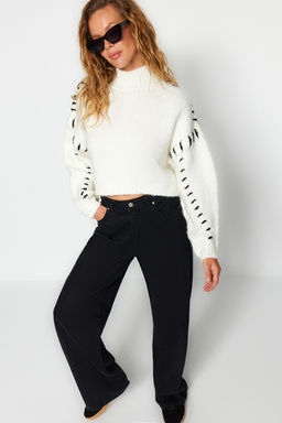 Ekru Yumusak Dokulu Genis Kal?p Iplik Detayl? Crop Triko Kazak TWOAW24KZ00633 - Trendyolmilla фото 2