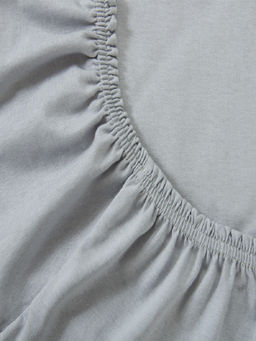 Простыня трикотажная на резинке