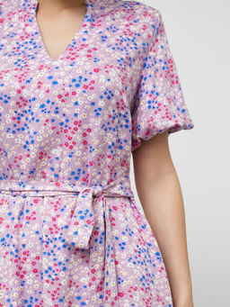 Платье женское миди из вискозы в лавандовом оттенке с цветочным принтом цветочки на лаванде 152495