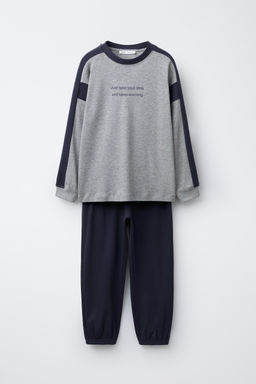 AGES 6-14 / TEXT PRINT PYJAMAS