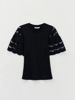 Приталенная футболка с шитьем на рукавах ZR2605023419-50 / Zarina