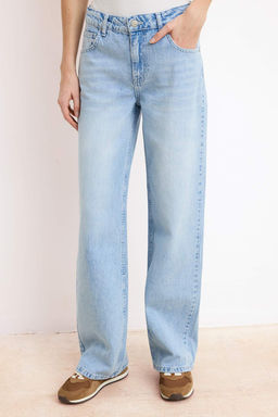 Ac?k Mavi DOKUMLU Normal Bel %100 Pamuk Wide Leg Jeans TWOSS26JE00135