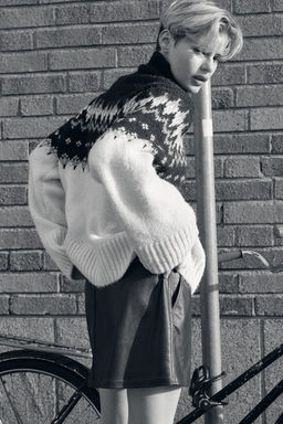 Jersey en punto jacquard con cuello perkins - H&m фото 5