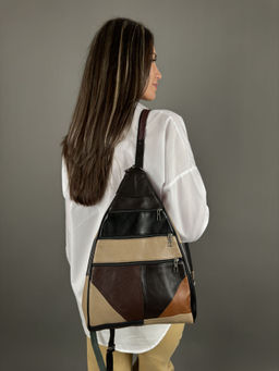 Сумка-рюкзак женская из телячьей кожи