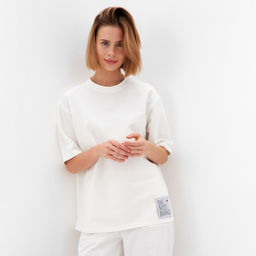 Футболка оверсайз с нашивкой женская MINAKU: One Most Brand, экрю, размер 42