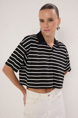 Siyah Cizgili Relaxed/Rahat Kal?p Crop Orme T-shirt TWOSS25TS00109