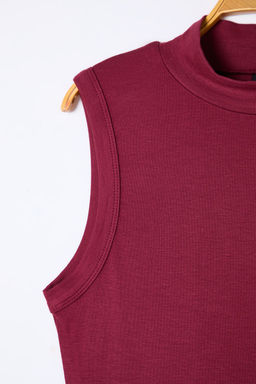 Trendyolmilla Siyah Yumusak Kumasl? Fitted/Vucuda Oturan Dik yaka Kolsuz Esnek Orme Bluz TWOSS25BZ00038