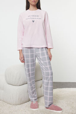Trendyolmilla Pudra Ekoseli Slogan ve Kalpli Polar K?sl?k Orme Pijama Tak?m? THMAW25PT00124  фото 4