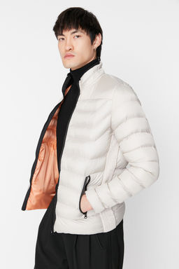 TRENDYOL MAN Tas Regular Fit Dik Yaka Sisme Ruzgara ve Suya Dayan?kl? Mont TMNAW23MO00001