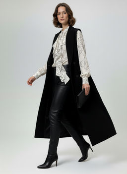 Блузка с отлетными рюшами OD-914-6 молочный с черным