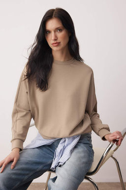 Vizon Kaskorse Detayl? Oversize/Genis Kal?p Yumusak Kumasl? EsnekOrme Sweatshirt TWOAW26SW00186